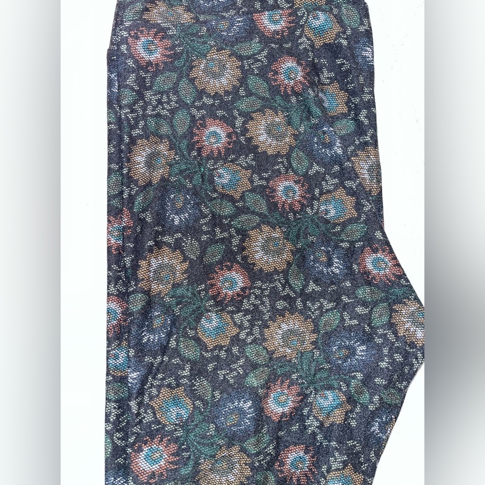 LuLaRoe Tall/Curvy leggings